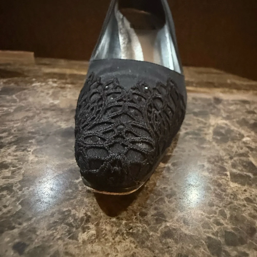 Stuart Weitzman. Canvas Crystal Embellishments Pumps. Black Satin. Size 7.